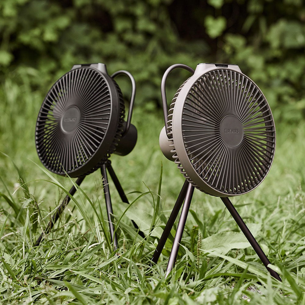 Black and Warm Grey V1040 fans together on grass