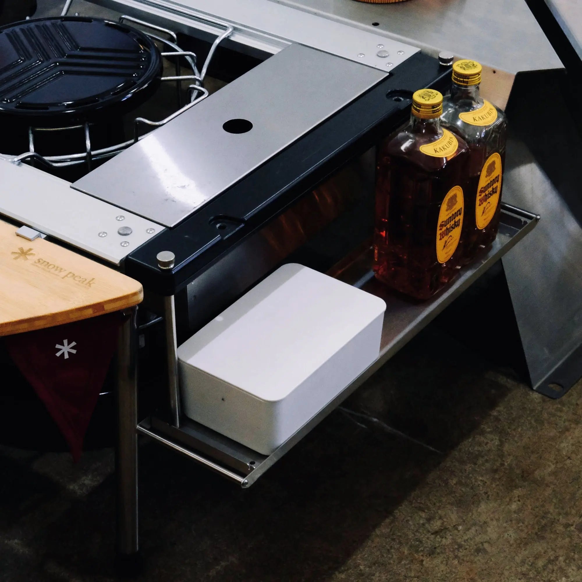 HR Side Tray Shelf - Henrik Seo