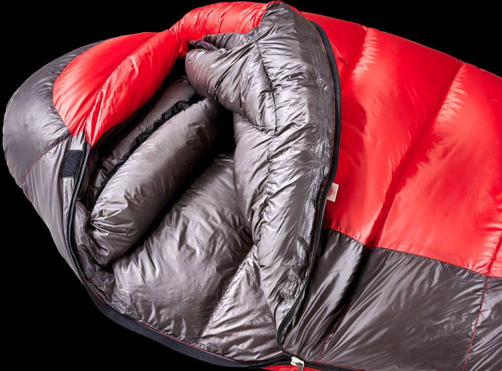 shoulder warmer and draft tube prevents any cold air from entering the sleeping bag