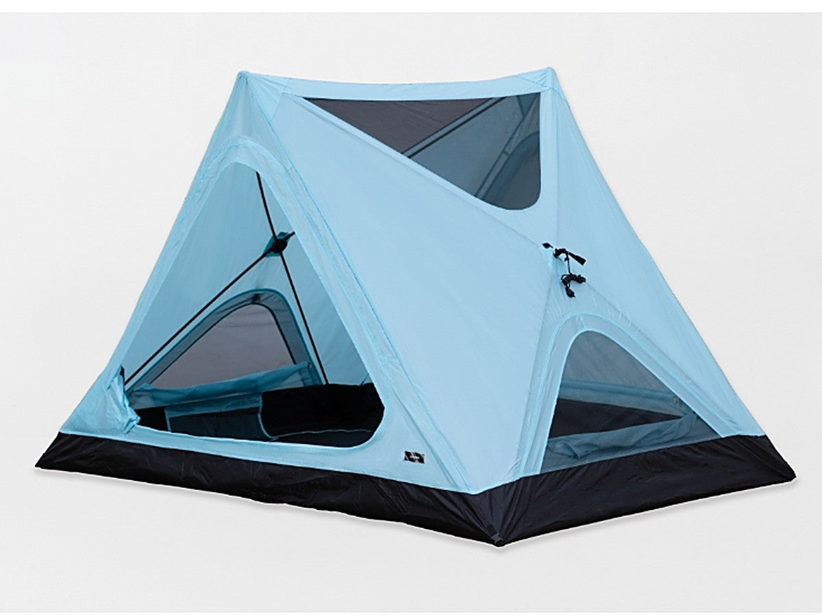 Side of the tent showing upper and lower mesh windows
